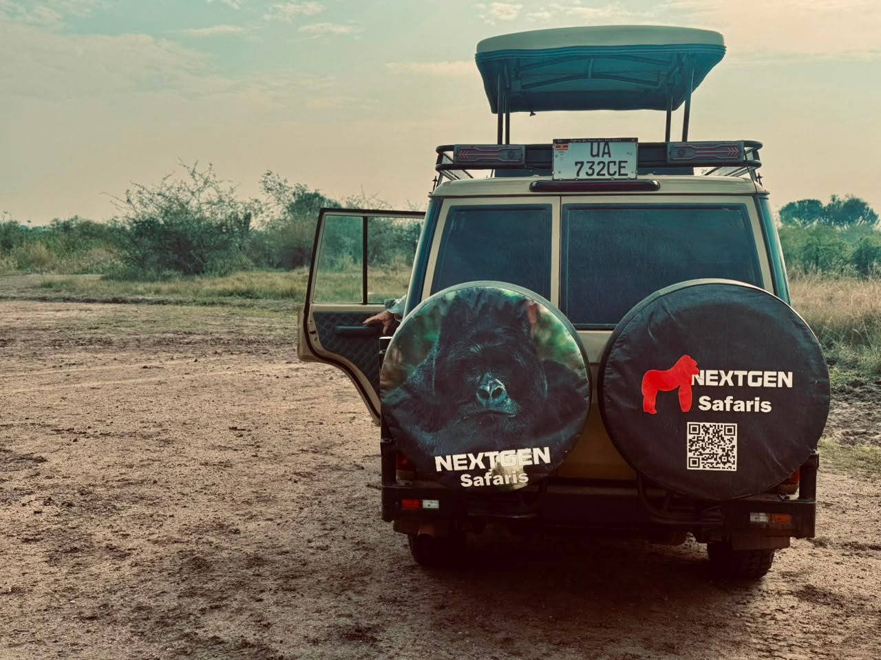 Uganda Wildlife Safari vehicle with pop up roof